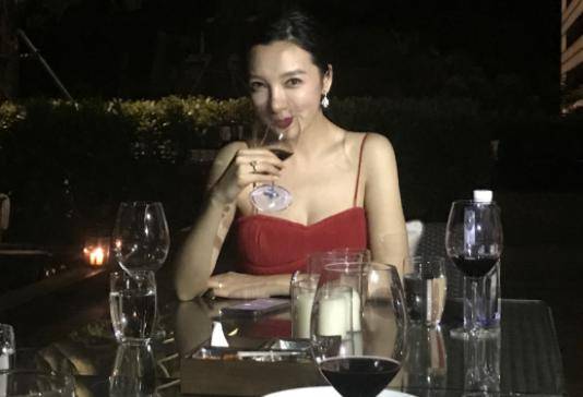 丰满少妇愉情中文字幕18禁片:02-19-30-38-45-47M：49,丰满少妇的愉情世界，中文字幕下的禁忌话题