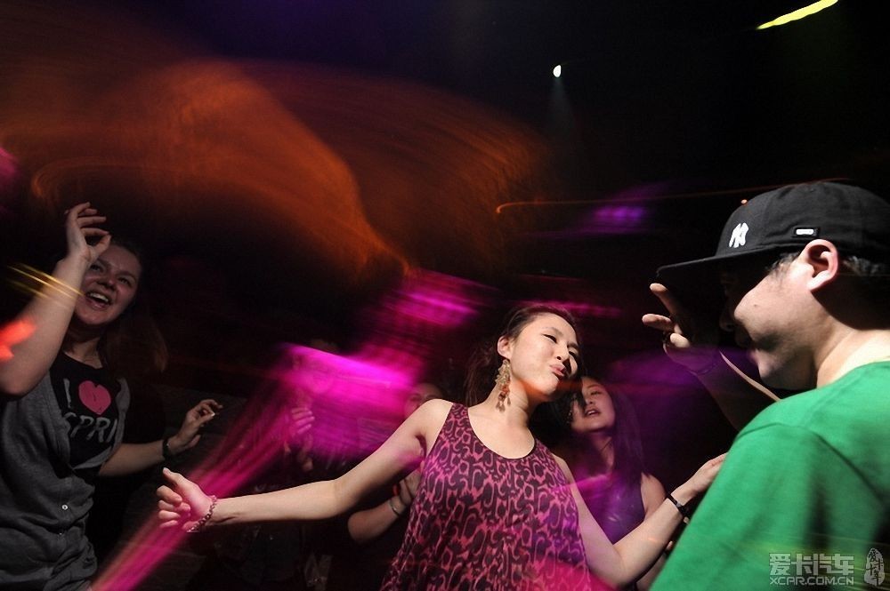 久久天天躁狠狠躁夜夜躁2014:13-24-29-30-38-46Q：37,久久天天之下的激情涌动——躁狠狠躁的夜生活记录