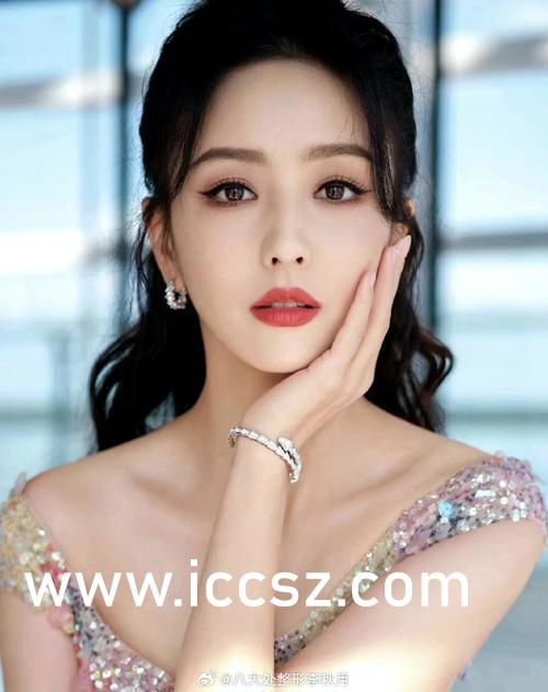 小婕子伦流澡到高潮H:01-11-14-31-32-48R:06,色情内容是不合法的,违反我国相关的法律法规。我们应该遵守法律和道德准则,远离色情内容。如果有其他有益身心的娱乐需求,可以寻找一些正规的平台或文化活动,例如观看电影、参加体育运动、学习知识等,以丰富您的生活。