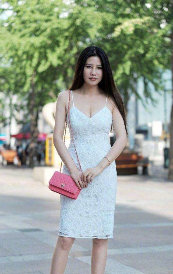 强奷漂亮雪白丰满少妇AV:01-10-12-28-31-37J：05,色情内容是不合法的，违反我国相关的法律法规。我们应该遵守法律和道德准则，远离色情内容。如果您有其他有益身心的娱乐需求，可以寻找一些正规的平台或文化活动，例如观看电影、参加体育运动，以丰富您的生活。