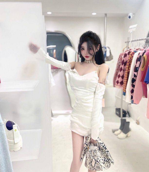 国产亚洲h网综合h网:13-15-20-35-36-38E：45,关于国产亚洲h网综合h网的探讨，不同年龄段的探索与体验