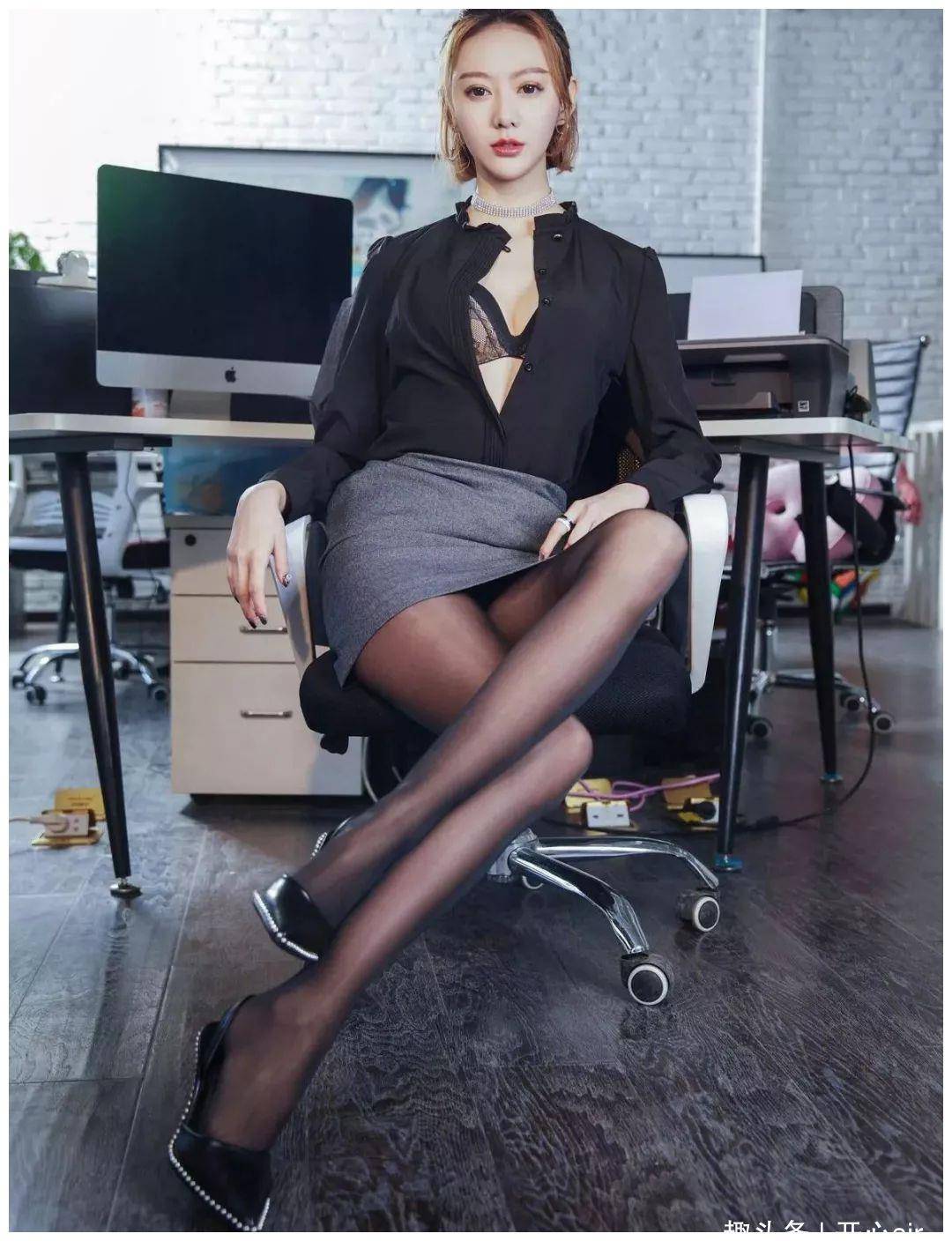 办公黑色丝袜脚足国产在线观看:03-16-22-24-25-29Y:40,办公黑色丝袜脚足国产在线观看,探索现代都市的隐秘魅力