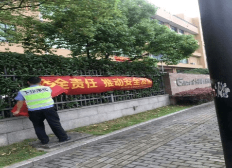 乱中年女人伦av三区:04-10-12-26-30-37A：18,探索成人世界的边缘，乱中年女人伦AV三区的真实面貌（敏感内容预警）