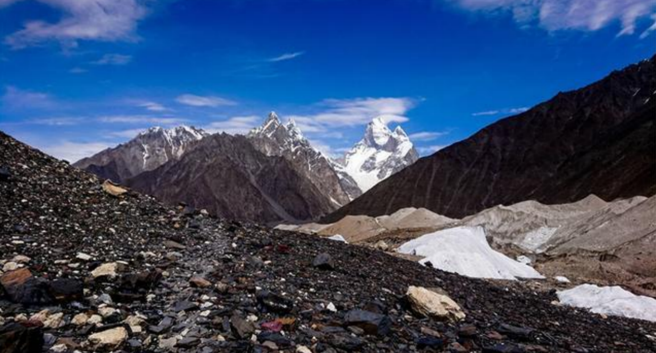 无码乱码AV天堂一区二区:05-16-22-25-36-47C：32,探索数字世界的神秘角落，无码乱码AV天堂一区与二区的独特魅力