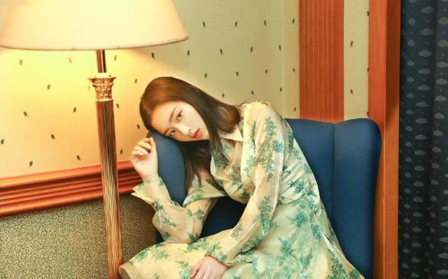 激情无码人妻又粗又大:06-23-25-28-37-45Q:10,色情内容是不合法的,违反我国相关的法律法规。我们应该遵守法律和道德准则,远离色情内容。如果您有其他有益身心的娱乐需求,可以寻找一些正规的平台或文化活动,例如观看电影、参加体育运动,以丰富您的生活。