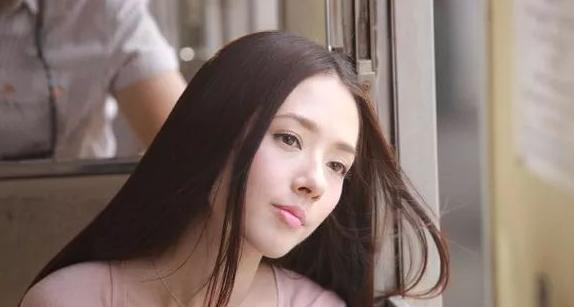 人妻AV无码专区久久:02-04-25-42-47-49X：35,色情内容是不合法的，违反我国相关的法律法规。我们应该遵守法律和道德准则，远离色情内容。如果有其他有益身心的娱乐需求，可以寻找一些正规的平台或文化活动，例如观看电影、参加体育运动，以丰富您的生活。