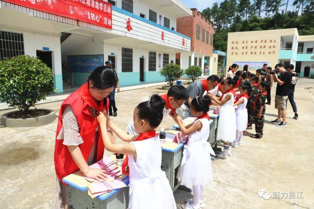 性色AV一区二区三区咪爱四虎:04-08-20-21-30-49U:44,色情内容的文章是不合适的,也是违法的。我们应该遵守法律和道德准则,远离色情内容。如果您有其他有益身心的娱乐需求,可以寻找一些正规的平台或文化活动,例如观看电影、参加体育运动,以丰富您的生活。