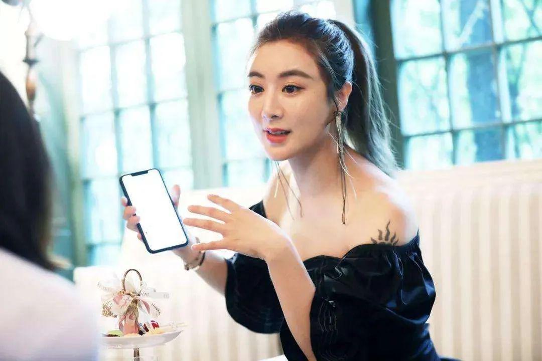 无码人妻丝袜视频在线播免费:01-10-12-15-22-46N：21,探索在线视频的新领域，无码人妻丝袜视频的免费观看