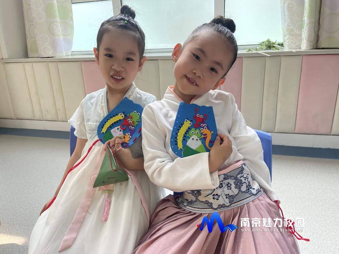 无码人妻久久一区二区三区免费丨:07-18-19-26-33-45X:29,色情内容是不合法的,违反我国相关的法律法规。我们应该遵守法律和道德准则,远离色情内容。如果您有其他有益身心的娱乐需求,可以寻找一些正规的平台或文化活动,例如观看电影、参加体育运动,以丰富您的生活。