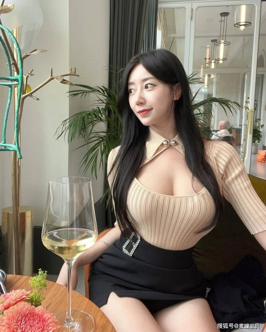 久久久久蜜桃精品成人片公司:03-07-19-27-41-42G：12,久久久久蜜桃精品成人片公司，深度探索与独特视角（关键词，03-07-19-27-41-42G）