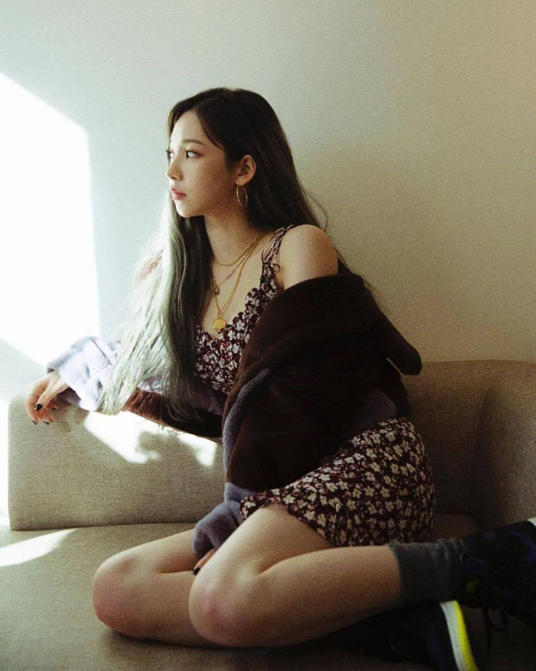 18禁裸乳无遮挡啪啪无码免费:04-17-23-29-31-42T:37,色情内容是不合法的,违反我国相关的法律法规。我们应该遵守法律和道德准则,远离色情内容。如果有其他有益身心的娱乐需求,可以寻找一些正规的平台或文化活动,例如观看电影、参加体育运动等。这些活动不仅能够丰富生活,还能提升个人的身心健康。同时,我们应该树立正确的价值观和人生观,培养积极、健康、向上的生活态度。