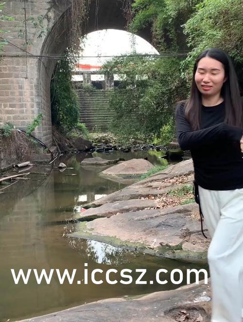 国产午夜激无码AV毛片护士:01-06-34-44-45-49F：48,国产午夜激无码AV毛片中的护士形象，深度探讨与反思