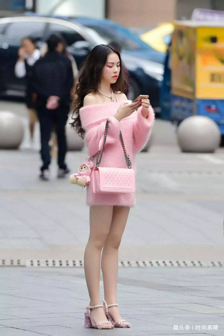 极品美女扒开粉嫩小泬18P:02-04-05-20-27-46A：44,色情内容是不合法的，违反我国相关的法律法规。我们应该遵守法律和道德准则，远离色情内容。如果您有其他有益身心的娱乐需求，可以寻找一些正规的平台或文化活动，例如观看电影、参加体育运动，以丰富您的生活。