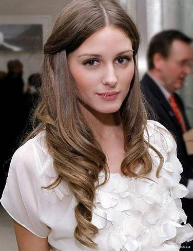 人妻无码少妇一区二区:16-19-29-34-37-46F:22,色情内容是不合法的,违反我国相关的法律法规。我们应该遵守法律和道德准则,远离色情内容。如果您有其他有益身心的娱乐需求,可以寻找一些正规的平台或文化活动,例如观看电影、参加体育运动,以丰富您的生活。