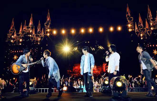 五月天激情婷婷婷久久:15-21-27-28-45-47U:42,五月天的激情,婷婷婷久久之歌与超越时间的韵律奇迹