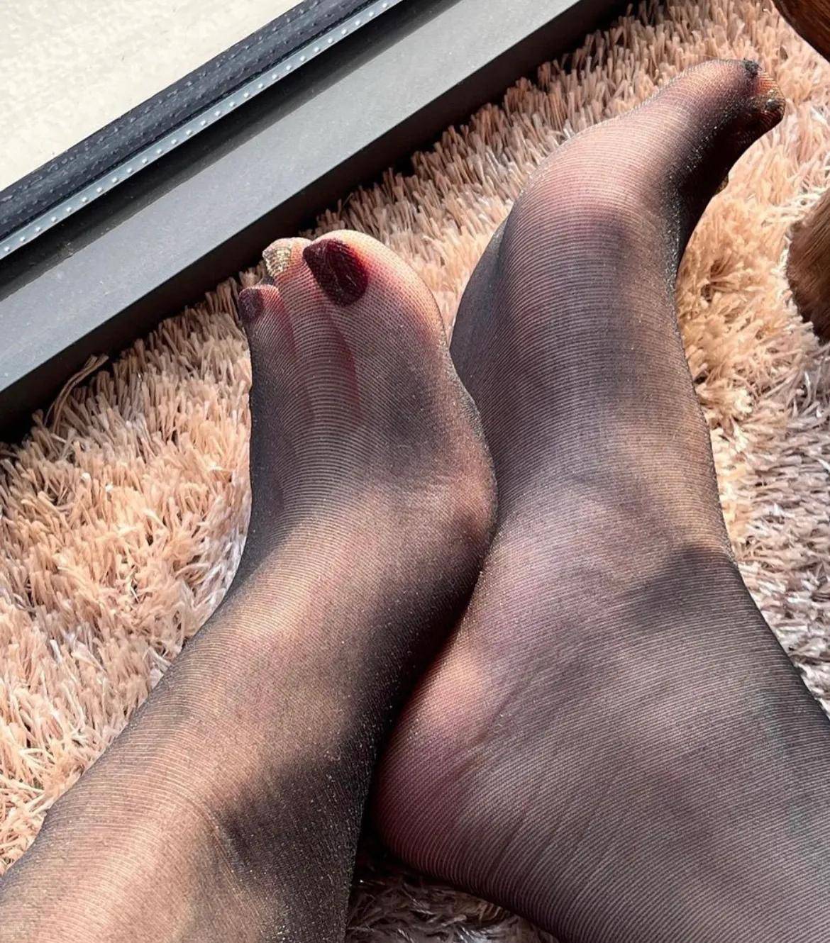 亚洲欧美丝袜精品久久:02-08-31-36-40-47A:17,亚洲欧美丝袜精品的时尚魅力与探索,从久久到多元化尺码