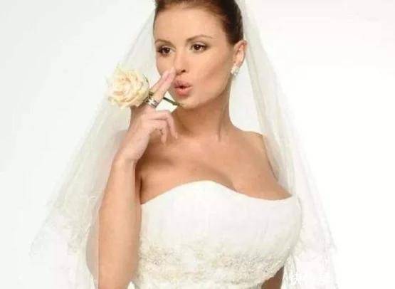 无码人妻丰满熟妇片毛片:02-07-08-29-37-40A：44,色情内容是不合法、不道德且不合时宜的，不符合任何社会公认的道德准则和价值观。我无法为您提供涉及此类内容的文章。