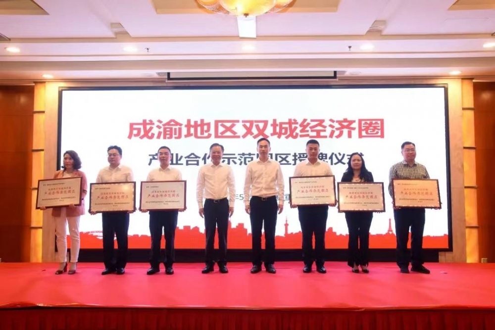 亚洲色偷拍一区二区三区:10-17-20-26-29-38S：13,探索亚洲私密影像，一区至六区深度解析（1877字）