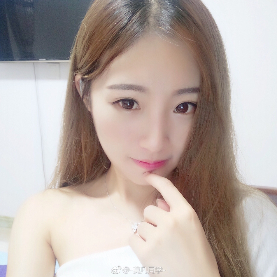 超清纯白嫩大学生无码网站:01-08-18-21-24-37B：27,关于超清纯白嫩大学生内容的深度探讨——以特定网站为例