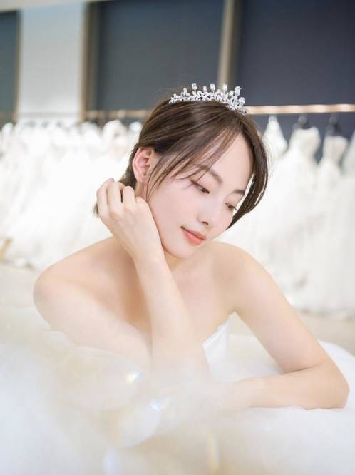 精品久久久久久无码人妻热:13-15-20-35-36-38E:45,精品久久,探索无码人妻文化的深度与广度