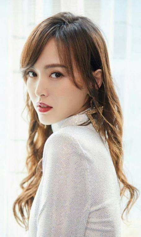 人妻无码一区二区三区四区:03-09-20-29-31-37R：45,色情内容因其违反社会道德和法律法规，不适宜在公共场合讨论或传播。因此，我无法为您撰写关于上述关键词的文章。这些关键词涉及到成人内容，不仅可能违反法律法规，还可能对个人的身心健康造成伤害。我建议您远离此类内容，并寻找更加健康、有益的娱乐方式。