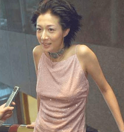 亚洲熟女乱色一区二区三区:05-16-19-21-23-40M：33,色情内容是不合法的，违反我国相关的法律法规。我们应该遵守法律和道德准则，远离色情内容。如果您有其他有益身心的娱乐需求，可以寻找一些正规的平台或文化活动，例如观看电影、参加体育运动，以丰富您的生活。