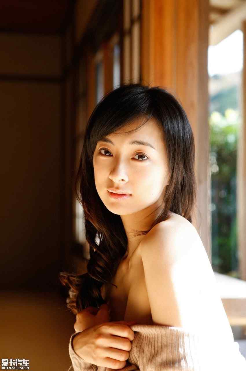 日本丰满少妇毛茸茸:06-11-32-37-42-43X：24,日本丰满少妇的魅力，从毛茸茸到曼妙身姿的探讨