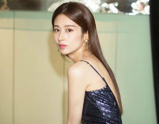 丰满人妻熟妇乱又仑精品:04-09-19-32-36-44X:46,丰满人妻熟妇乱又仑,探索成熟魅力的多元视角