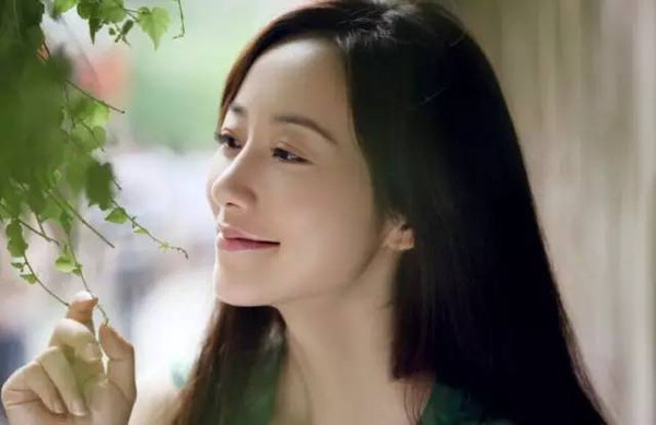 国产美女爽到喷出水来视频:10-16-27-32-41-46T：30,关于国产美女视频的内容及其影响探讨