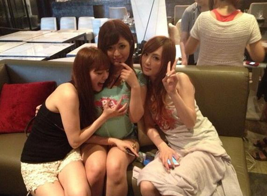 国产av无码专区亚洲avjulia:10-14-17-19-35-37J：44,国产AV无码专区与亚洲AV的Julia，探索数字背后的故事