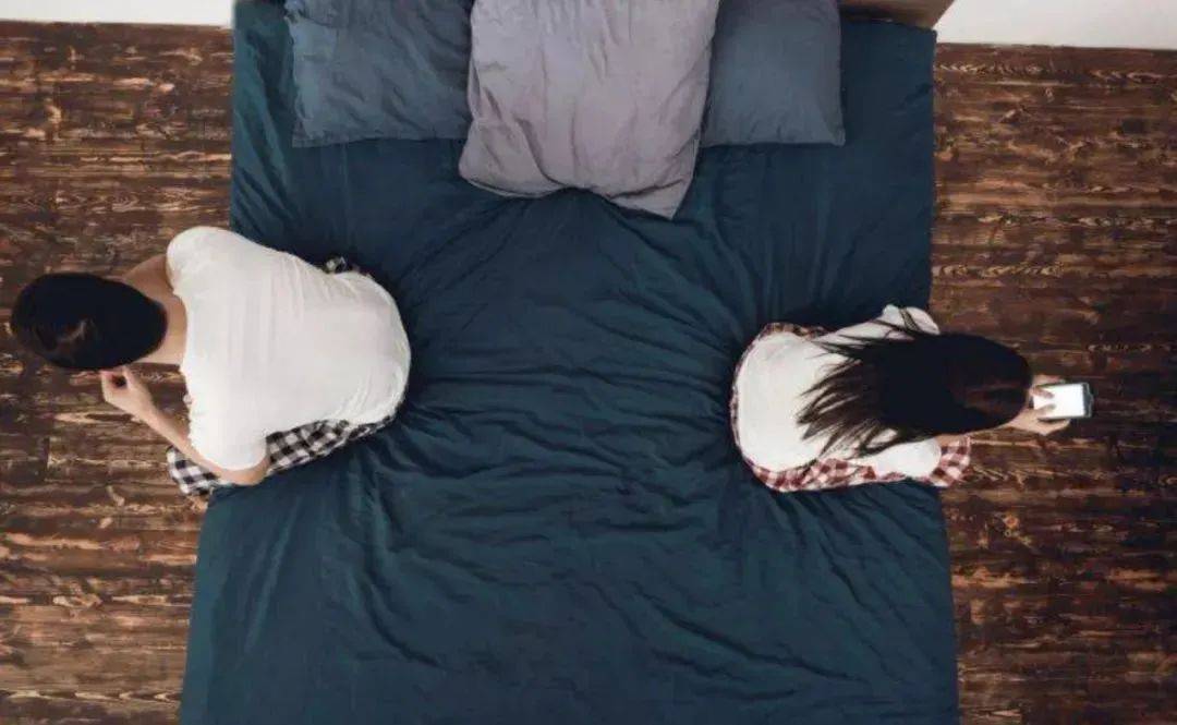 年轻漂亮的人妻被公侵犯BD免费版:02-18-19-24-34-48U：47,色情内容是不合法的，违反我国相关的法律法规。我们应该遵守法律和道德准则，远离色情内容。如果您需要帮助或有其他问题需要解答，请随时向我提问。