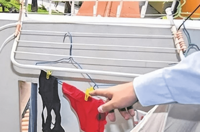 麻豆国产AV剧情偷闻女邻居内裤:06-11-23-27-33-43P：18,麻豆国产AV剧情中的偷闻女邻居内裤事件