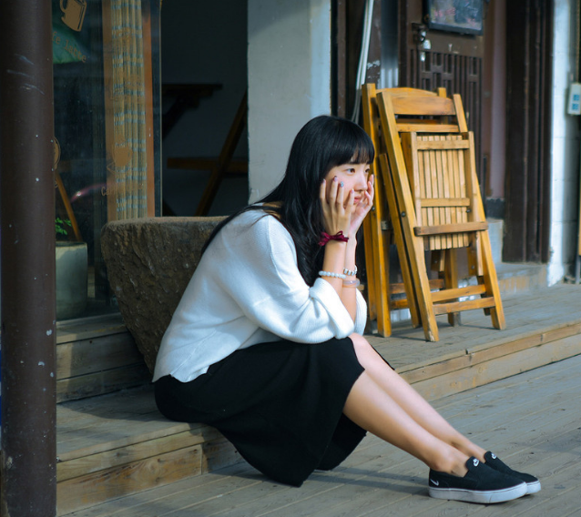 美女裸体无遮挡免费网站在线观看:09-18-25-27-38-48J:41,关于网络观看内容的警示与反思——远离低俗网站,拥抱健康网络生活