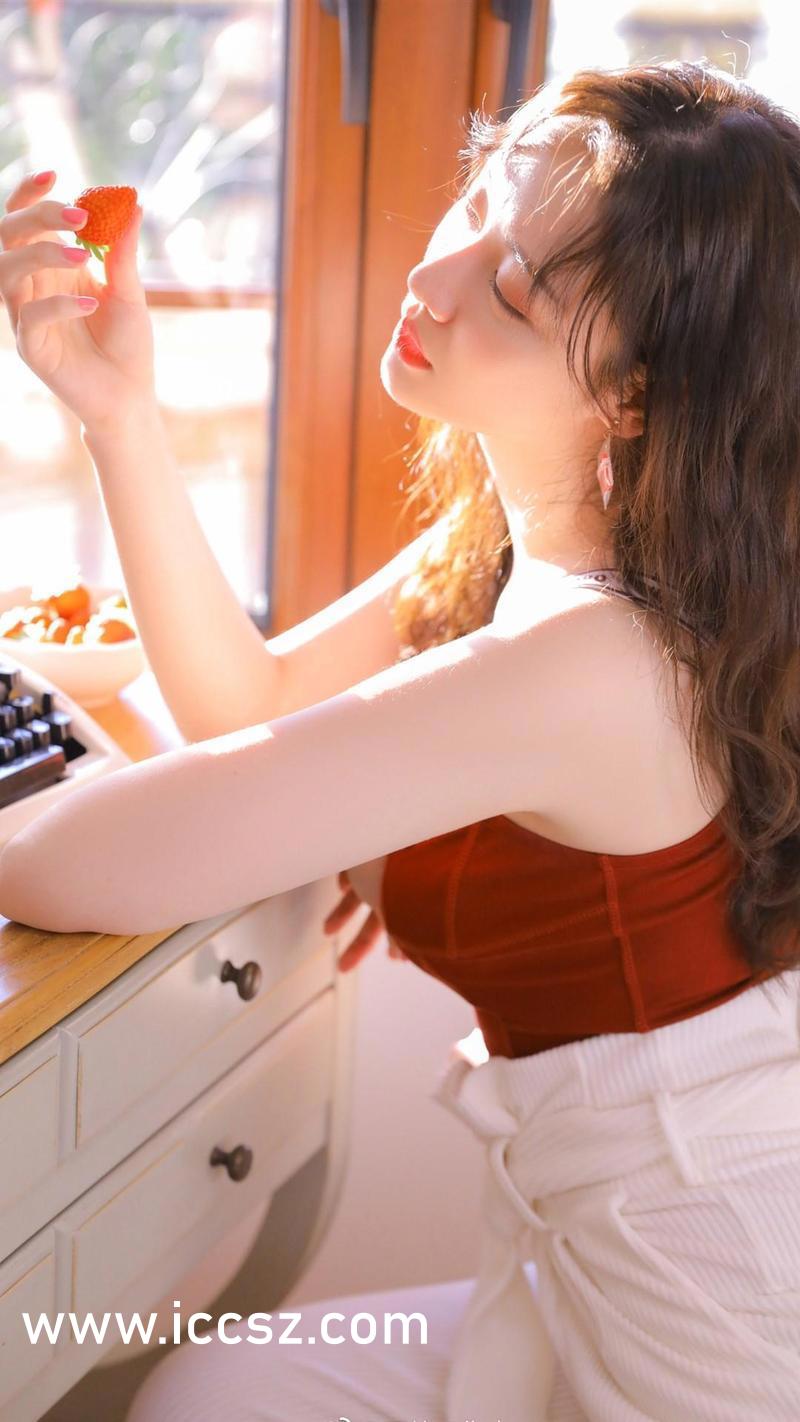 曰本又大又粗又黄又爽的少妇毛片:05-12-23-25-30-31V:39,色情内容是不合法的,违反我国相关的法律法规。我们应该遵守法律和道德准则,远离色情内容。如果您有其他有益身心的娱乐需求,可以寻找一些正规的平台或文化活动,例如观看电影、参加体育运动,以丰富您的生活。