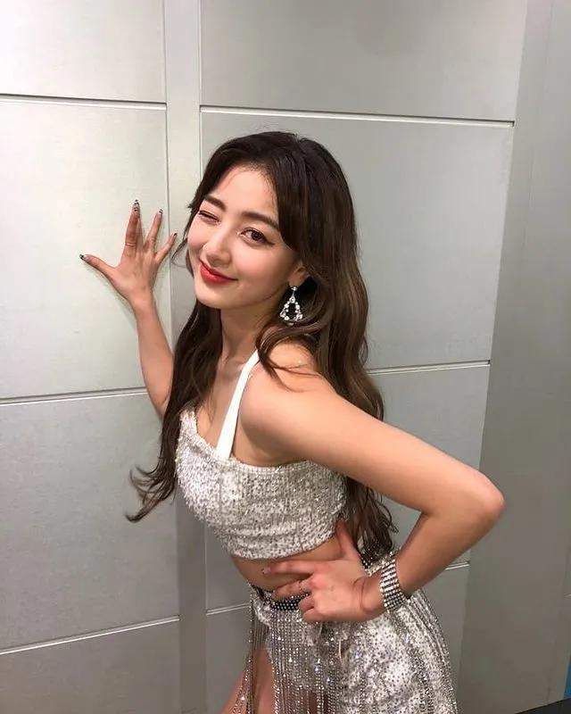 蜜臀AV无码国产精品色午夜麻豆:05-06-13-17-24-45V:20,色情内容是不合法的,违反我国相关的法律法规。我们应该遵守法律和道德准则,远离色情内容。如果您有其他有益身心的娱乐需求,可以寻找一些正规的平台或文化活动,例如观看电影、参加体育运动,以丰富您的生活。