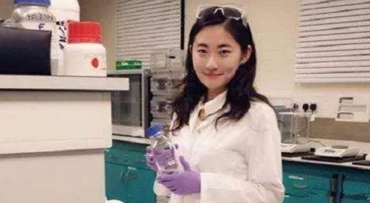 美女扒开尿口让男人桶都免费视频:04-12-16-22-32-41P：42,色情内容是不合法的，违反我国相关的法律法规。我们应该遵守法律和道德准则，远离色情内容。如果您有其他有益身心的娱乐需求，可以寻找一些正规的平台或文化活动，例如观看电影、参加体育运动、学习知识等，以丰富您的生活。