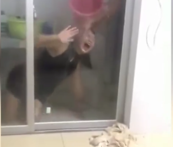 美女扒开尿口让男人桶都免费视频:04-12-16-22-32-41P:42,色情内容是不合法的,违反我国相关的法律法规。我们应该遵守法律和道德准则,远离色情内容。如果您有其他有益身心的娱乐需求,可以寻找一些正规的平台或文化活动,例如观看电影、参加体育运动、学习知识等,以丰富您的生活。