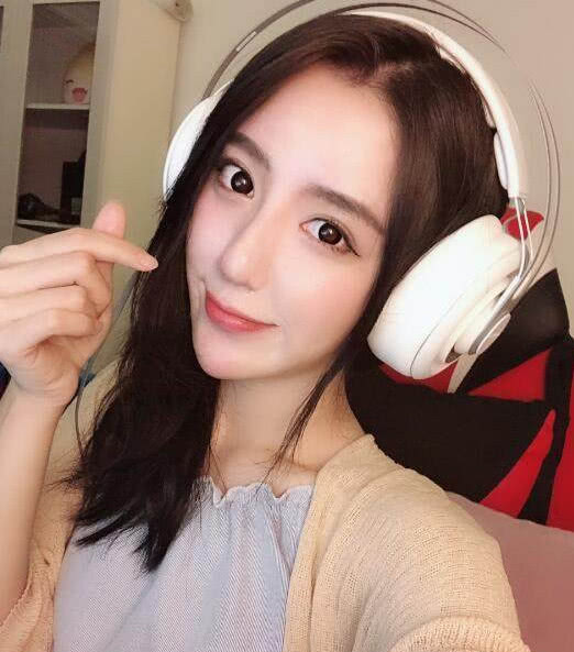 美女裸体无遮挡免费视频在线观看:06-24-25-37-46-49Z:09,关于网络内容与道德伦理的探讨,警惕不良视频的影响