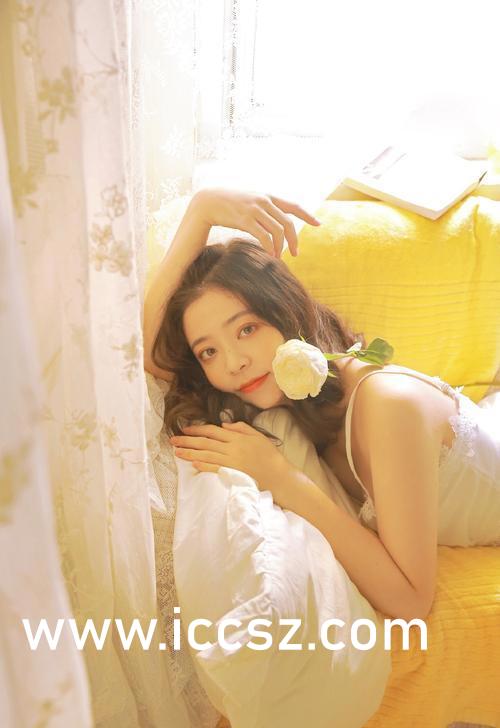 美女扒开腿让男生桶爽免费APP:11-17-27-28-32-47N：24,色情内容是不合法的，违反我国相关的法律法规。我们应该遵守法律和道德准则，远离色情内容。如果您有其他有益身心的娱乐需求，可以寻找一些正规的平台或文化活动，例如观看电影、参加体育运动，以丰富您的生活。