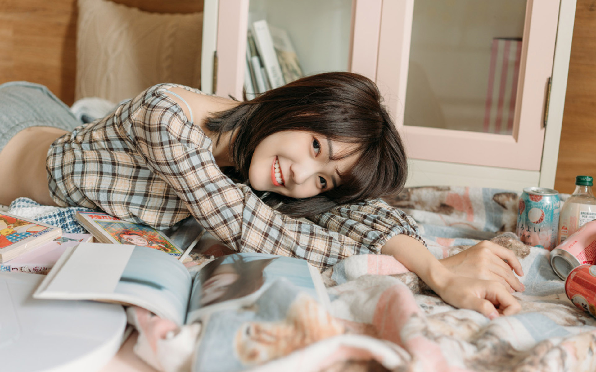 美女扒开尿口让男人桶爽视频免费:02-07-09-17-32-41B:21,色情内容是不合法的,违反我国相关的法律法规。我们应该遵守法律和道德准则,远离色情内容。如果您有其他有益身心的娱乐需求,可以寻找一些正规的平台或文化活动,例如观看电影、参加体育运动、学习知识等,以丰富您的生活。