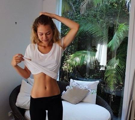 美女扒开尿口让男人桶爽视频免费:02-07-09-17-32-41B:21,色情内容是不合法的,违反我国相关的法律法规。我们应该遵守法律和道德准则,远离色情内容。如果您有其他有益身心的娱乐需求,可以寻找一些正规的平台或文化活动,例如观看电影、参加体育运动、学习知识等,以丰富您的生活。