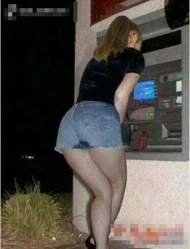 美女扒开双腿露出尿口无内裤图片:01-05-09-36-41-45Y：45,色情内容是不道德和违法的，不仅违反社会道德准则，还可能对个人的身心健康造成伤害。因此，我无法为您生成关于美女扒开双腿露出尿口无内裤图片等涉及色情的内容。