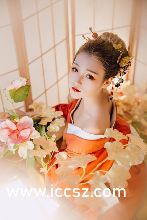 美女扒开腿让男生桶免费看动态图:14-19-21-30-33-43Z：18,探索动态美图，美女扒开腿展示与男性视角的欣赏