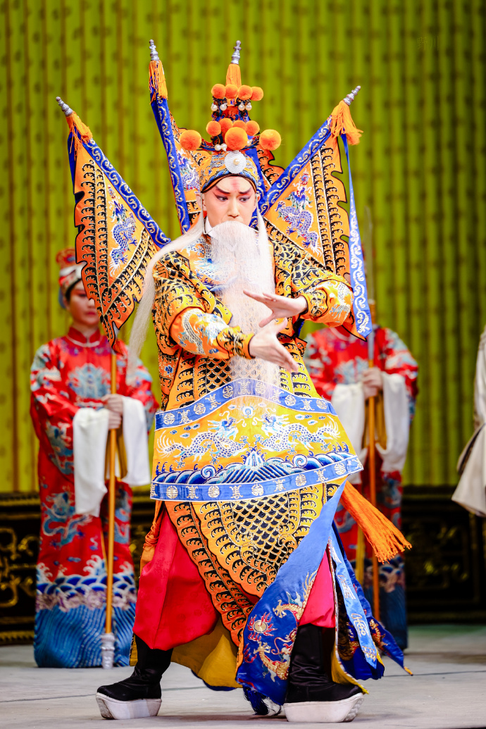 又粗又猛又大爽又黄老大爷5京剧:03-06-09-14-44-49L：35,粗犷京剧，又粗又猛又大爽的老大爷与独特的艺术魅力