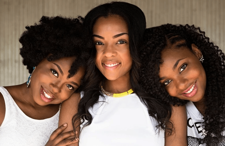 黑人与亚洲女人XXXXXXXⅩ:15-18-30-34-36-40J：10,色情内容是不合法的，违反我国相关的法律法规。我们应该遵守法律和道德准则，远离色情内容。如果有其他有益身心的娱乐需求，可以寻找一些正规的平台或文化活动，例如观看电影、参加体育运动、学习知识等，以丰富您的生活。