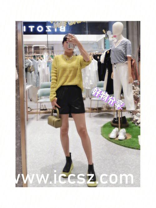 国产高清女同学巨大乳在线观看:17-18-26-30-39-43X：44,探索国产高清女同学的世界，在线观看的魅力与争议