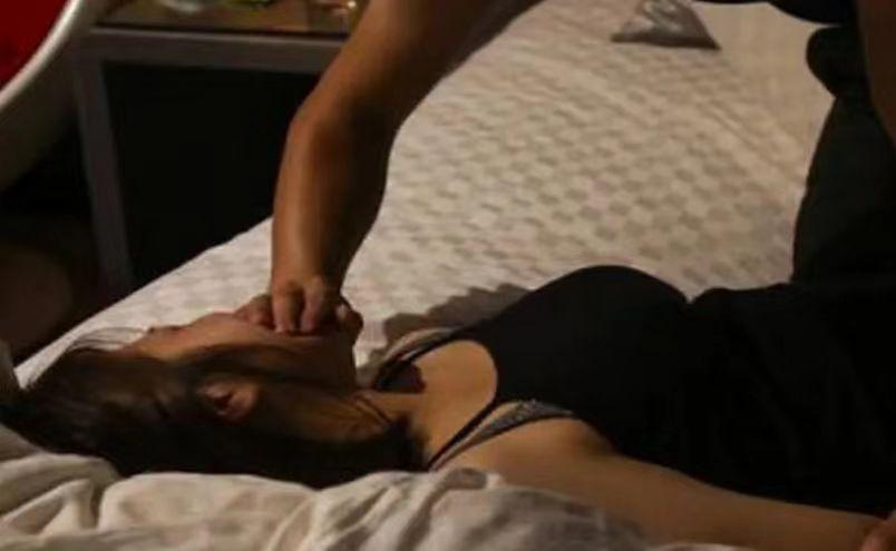 善良的人妻被水电工侵犯的后果:21-22-28-42-45-49Y:08,善良的人妻遭遇水电工侵犯的严重后果,深度解析事件背后的问题(21-28)与后续影响(29-49)以及反思(Y,08)